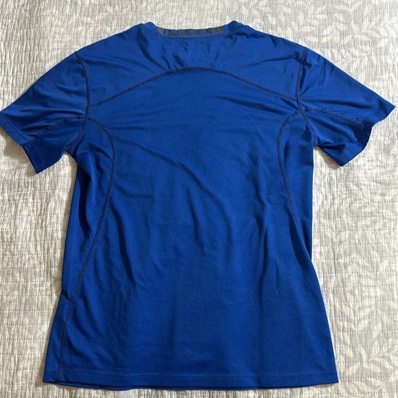 Nike Pro Combat fitted men’s size Medium athletic shirt. - Picture 2 of 2